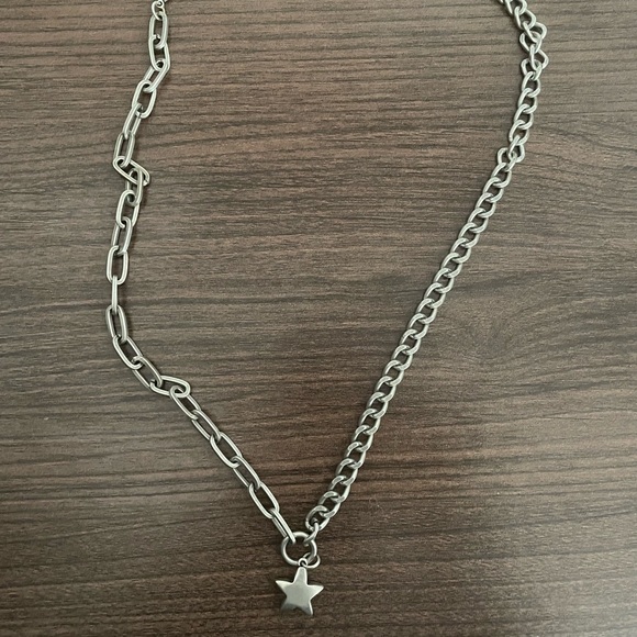 Necklace Chain Bundle w/ complimentary pearl necklaces - Picture 3 of 7